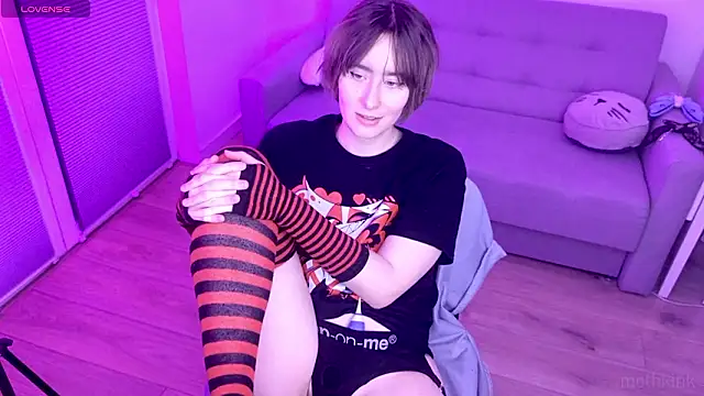 mothkink online show from February 14, 8:37 pm