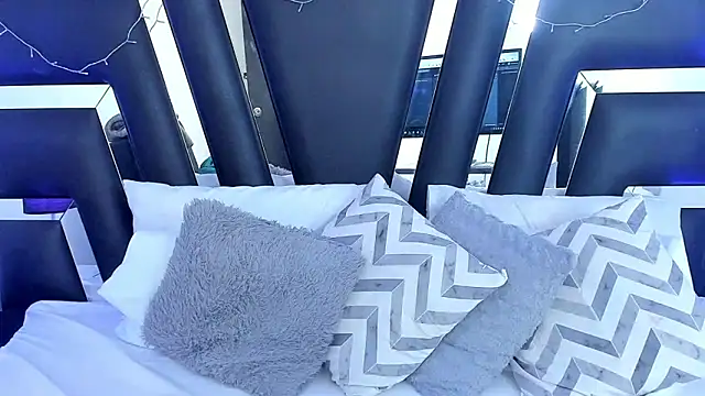 Snapshot of katya_kozlov chatting on February 24, 3:33 am katya kozlov online show from February 24, 3:33 am