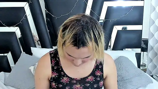 Snapshot of katya_kozlov chatting on March 2, 4:07 am katya kozlov online show from March 2, 4:07 am