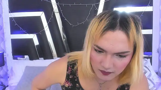 Snapshot of katya_kozlov chatting on September 21, 6:41 am katya kozlov online show from September 21, 6:41 am