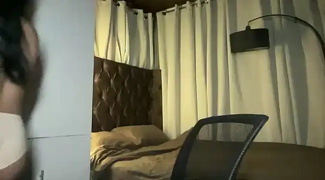 Lilly cruz online show from December 20, 7:07 pm