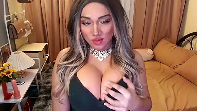 sexcindy online show from April 4, 8:29 pm