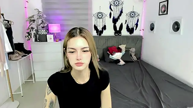 AlexandraMooree online show from June 3, 10:23 pm