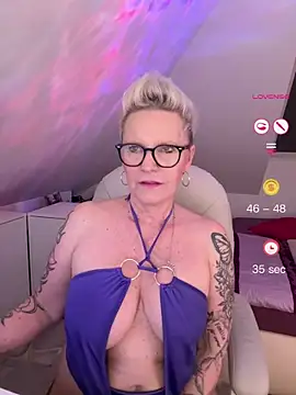 German Milf online show from April 24, 1:14 pm