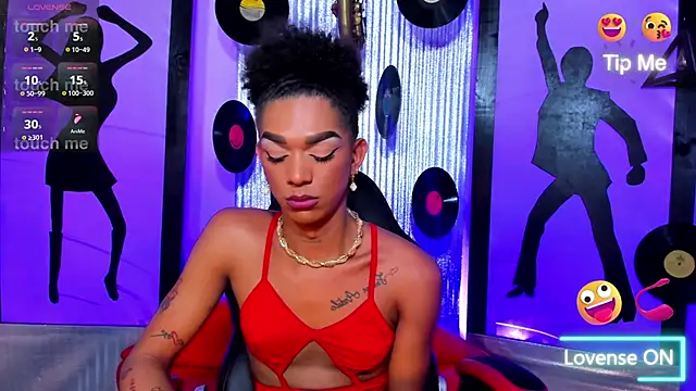 nickyminach  online show from February 5, 7:02 am