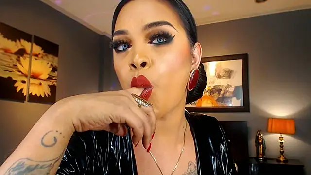 MarryQueen22 online show from March 11, 2:37 am