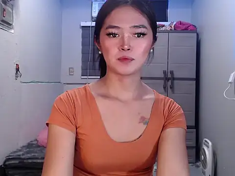 Snapshot of Itsme_claire chatting on October 23, 11:03 am Itsme claire online show from October 23, 11:03 am