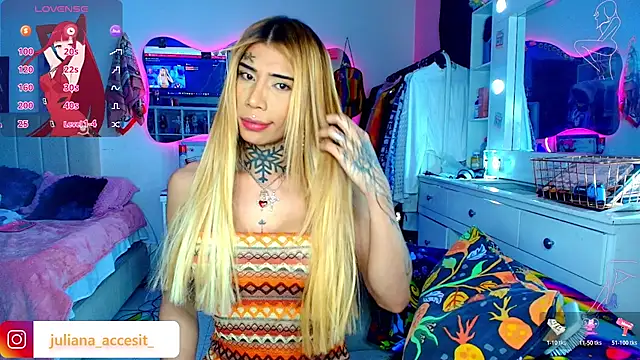 caroline cossei online show from April 21, 1:42 am