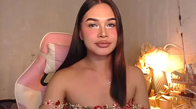 Snapshot of Ashely_Lewis chatting on January 12, 10:02 am Ashely Lewis online show from January 12, 10:02 am