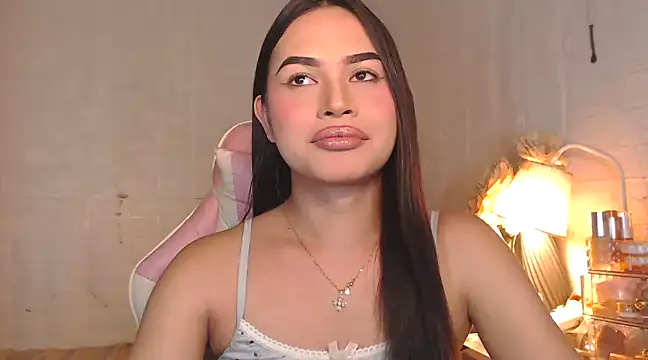 Snapshot of Ashely_Lewis chatting on February 13, 1:05 pm Ashely Lewis online show from February 13, 1:05 pm