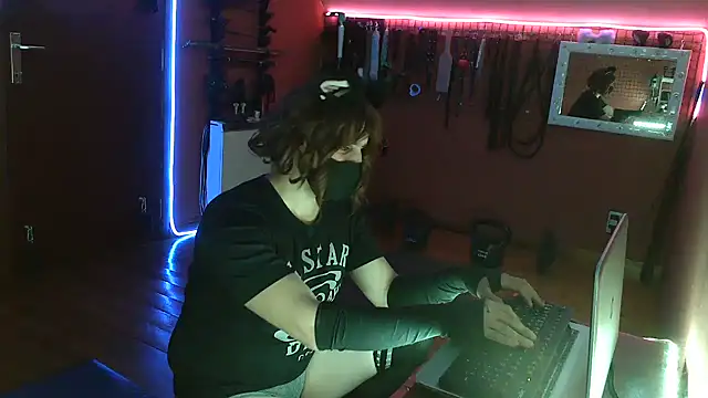 Ginny-the-bdsm-nympho online show from April 30, 5:39 pm