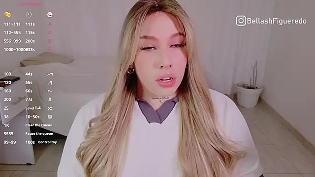 Snapshot of IsabellaFigueredo__ chatting on March 22, 9:56 am IsabellaFigueredo   online show from March 22, 9:56 am