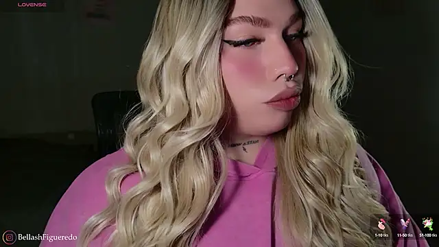 Snapshot of IsabellaFigueredo__ chatting on October 16, 10:09 pm IsabellaFigueredo   online show from October 16, 10:09 pm