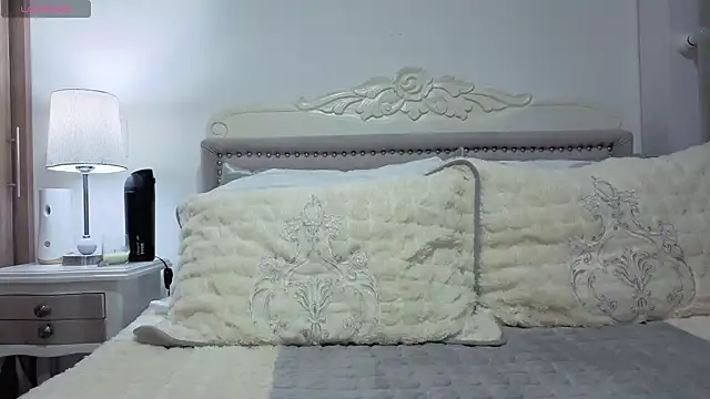 Snapshot of nelumbonucifera chatting on September 10, 3:16 am nelumbonucifera online show from September 10, 3:16 am