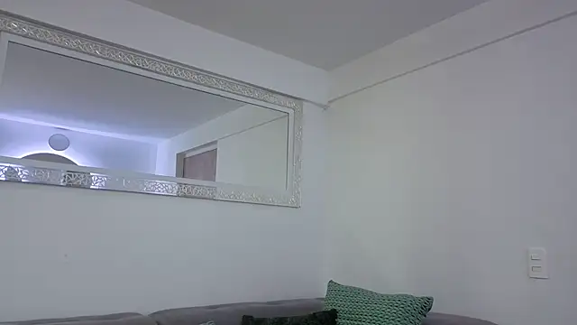 Snapshot of nelumbonucifera chatting on October 12, 1:19 am nelumbonucifera online show from October 12, 1:19 am